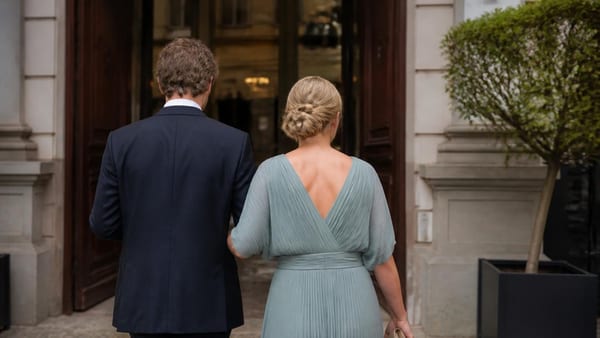 Bitte nicht rosa oder mit Flügeln Berliner Style-Experten geben Eltern Tipps für ihr Abiball-Outfit